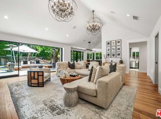 2701 Roscomare Rd, Los Angeles, CA 90077