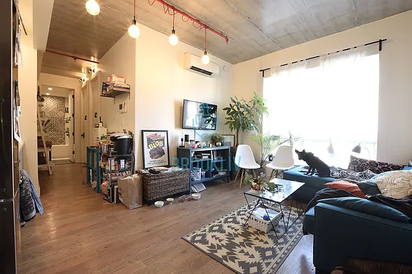 Rented by null | media 66