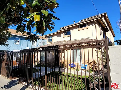 887 E 40th Pl #3 Photo 1