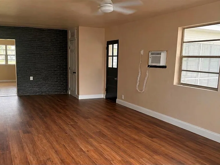 1718 Kentucky Ave — Photo 4