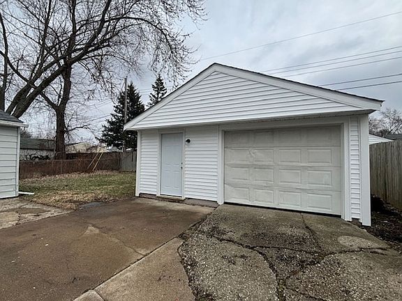 3rd image of 4429 Camden Ave