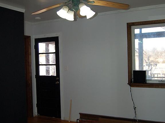 3rd image of 902 Frailey Rd