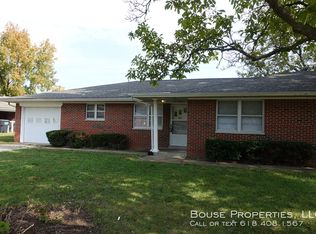 170 Freedom Dr, Belleville, IL