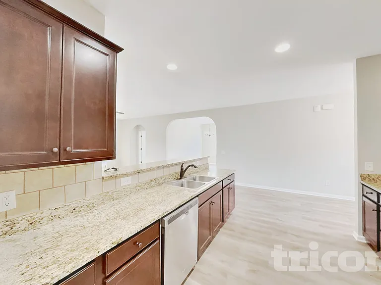 820 Mesa Verde Pl — Photo 6