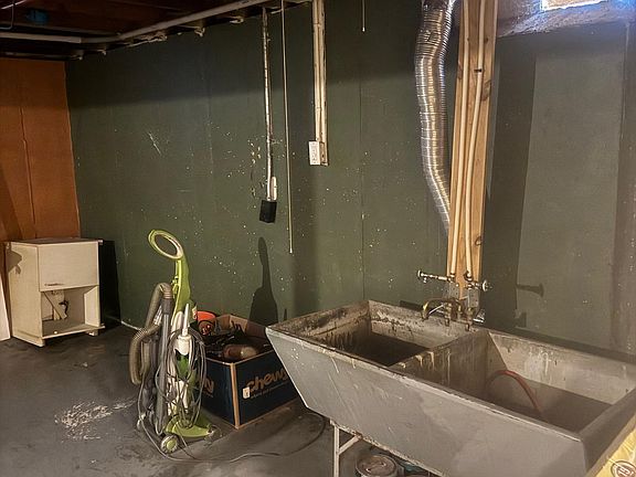 5th image of 2227 Ackley Ave