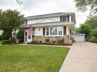 845 Victoria Ln, Elk Grove Village, IL 60007