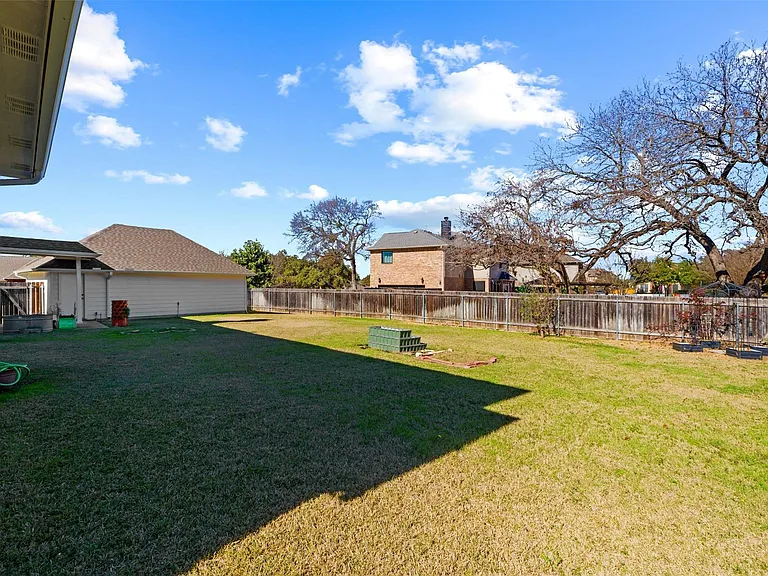 1001 Chickory Ct — Photo 35