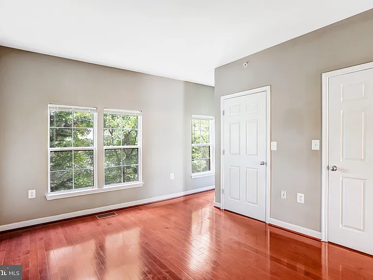 42526 Mayflower Ter — Photo 31