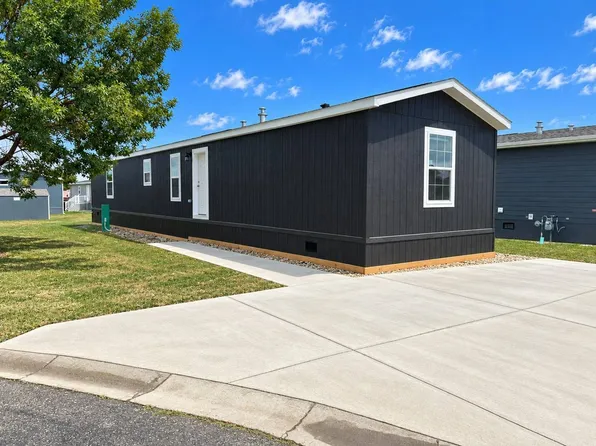 4379 Circlewood Dr, Rapid City, SD 57703