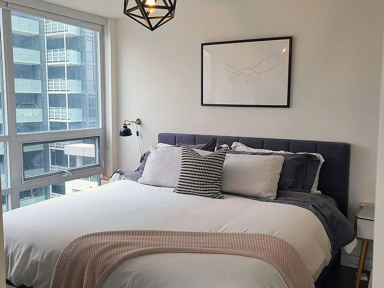 460 Adelaide St E #1515 — Photo 6