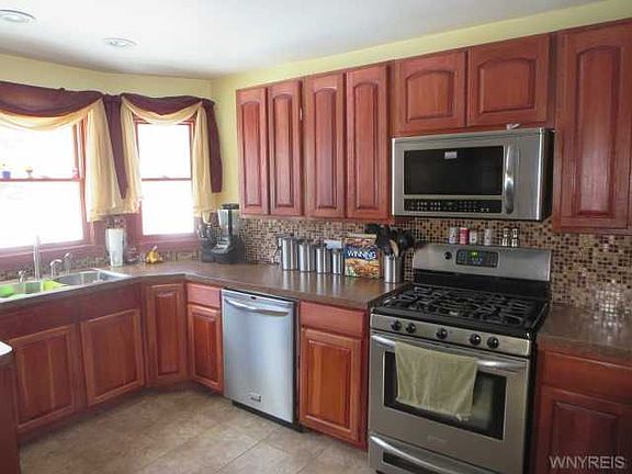 2nd image of 38 South Ln