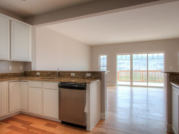 4th image of 1150 Park Dr Unit 902