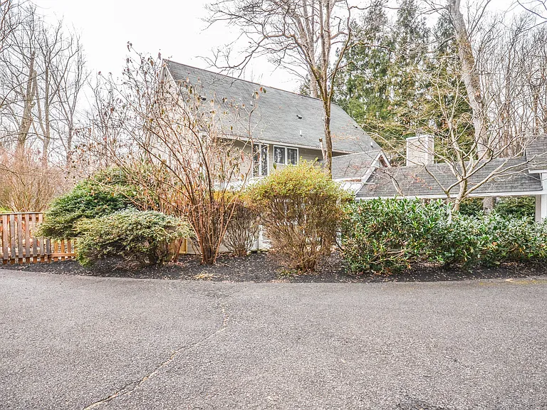 9108 Weant Dr — Photo 57
