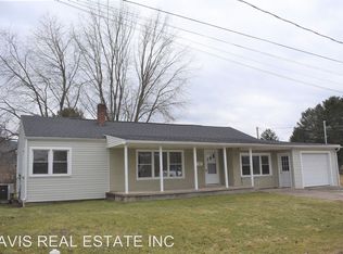 9 2nd St, Mill Hall, PA 17751