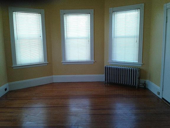 4th image of 160 Norwood Ave Floor 2