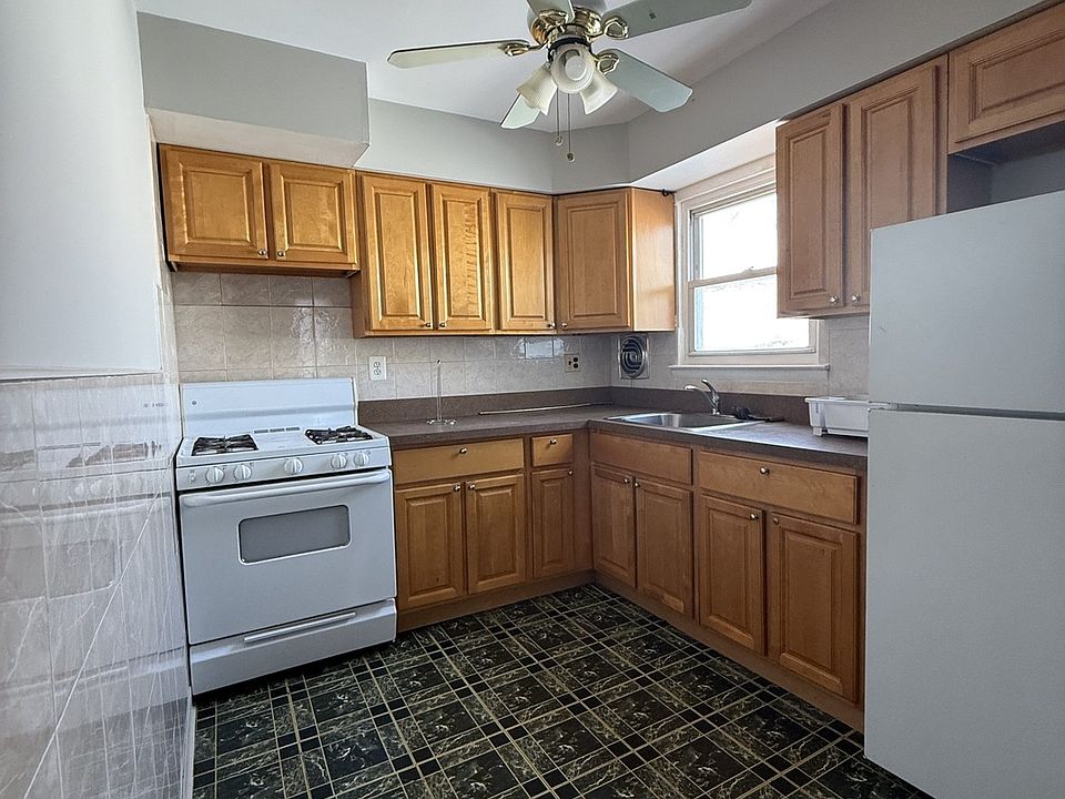 1st image of 132 Nandina St Floor 2