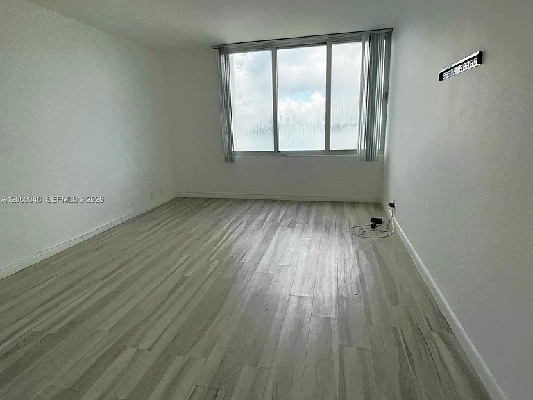 1000 West Ave #515 — Photo 12