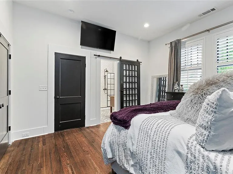 563 Parkway Dr NE — Photo 16
