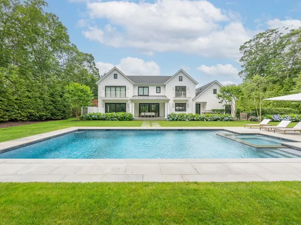 5 Rogers Ct, Sag Harbor, NY 11963