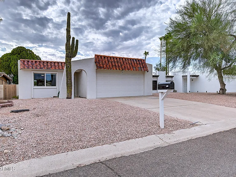 14613 N Calle Del Oro — Photo 32