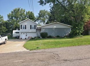 605 Lincoln Ave, Barberton, OH 44203