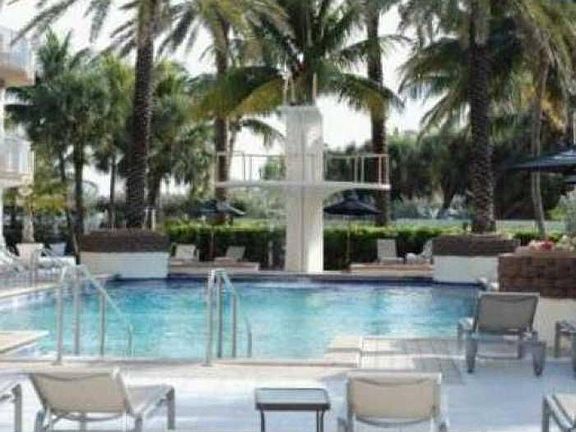 POOL RESTAURANT AREA