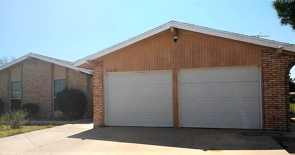 2nd image of 15304 Woodhill Ct