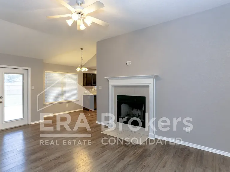 1614 Twisted Oak Dr #TWISTEDOAK1614 — Photo 5