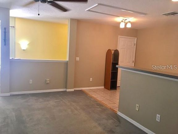 4th image of 1008 Wild Elm St #B