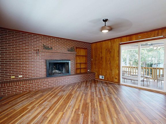 2nd image of 8 Roundtree St