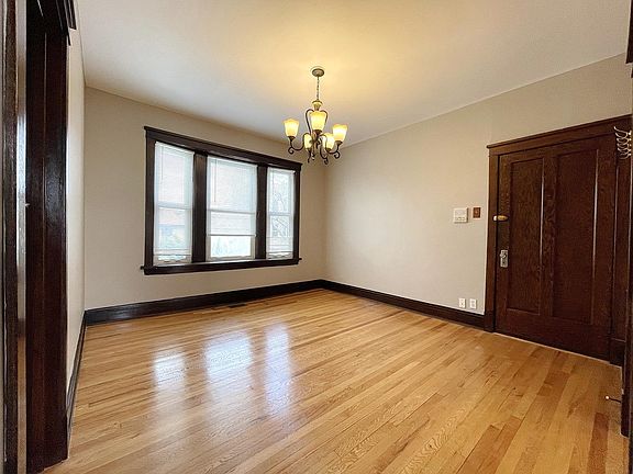 4th image of 3907 W Cornelia Ave #2