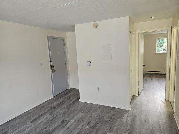 4th image of 34 Atlantic St