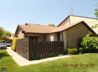 36010 Kingsland Ct, Clinton Township, MI 48035