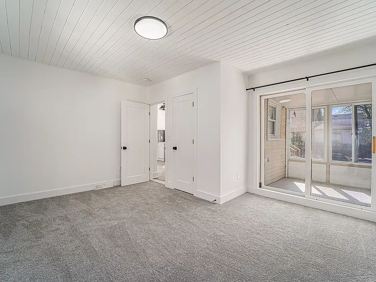 575 E Drayton St — Photo 11