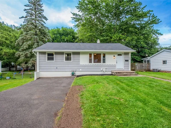 130 Hyde Pkwy, Palmyra, NY 14522