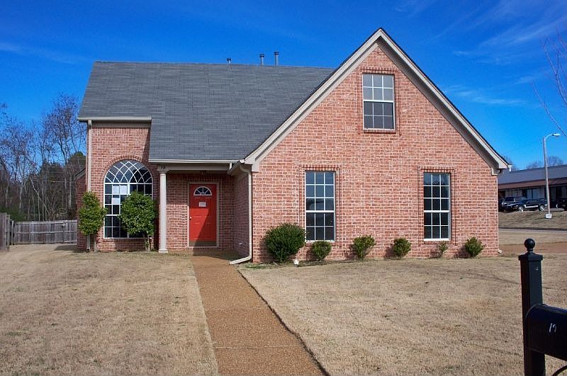 1st image of 10 Garden View Dr