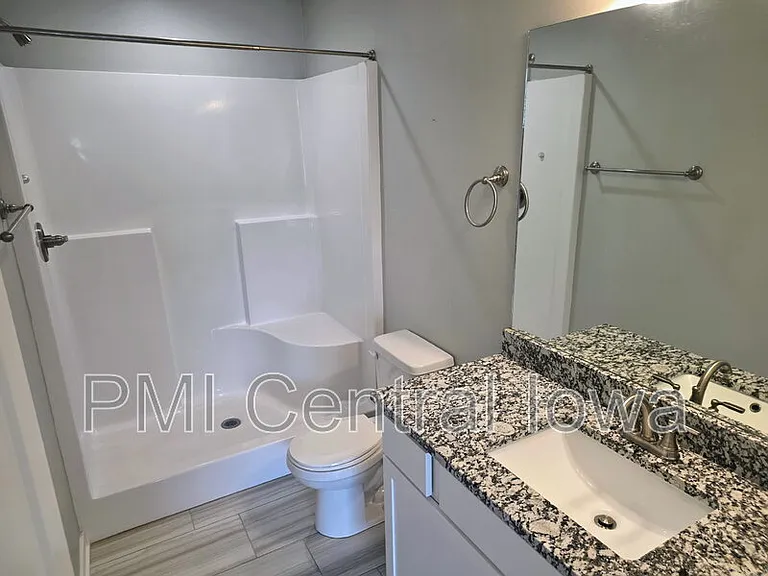 9643 Turnpoint Dr — Photo 20
