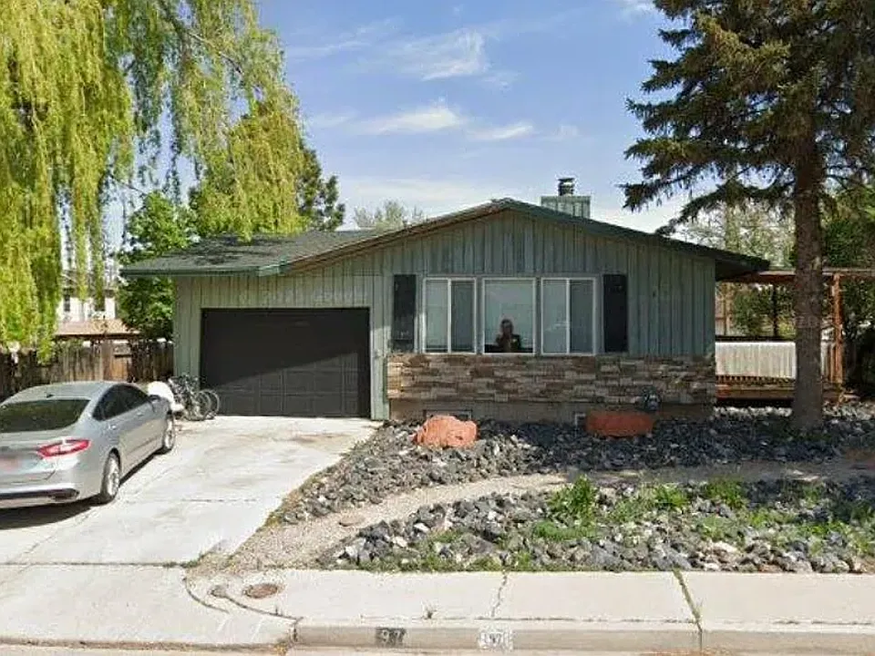 97 Robbers Roost Ln
