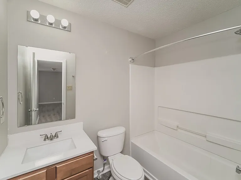 822 Littleton Dr — Photo 16