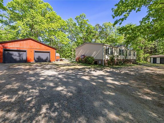 3rd image of 2811 Wagon Wheel Rd