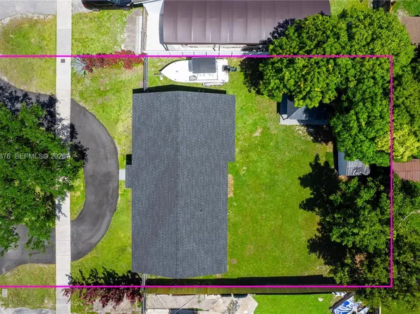 10220 SW 168th St, Miami, FL 33157