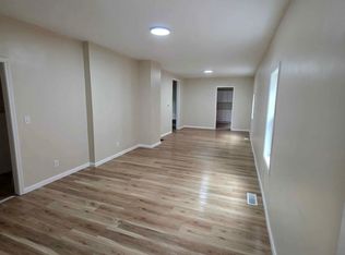 656 W 4th St #1, Erie, PA 16507