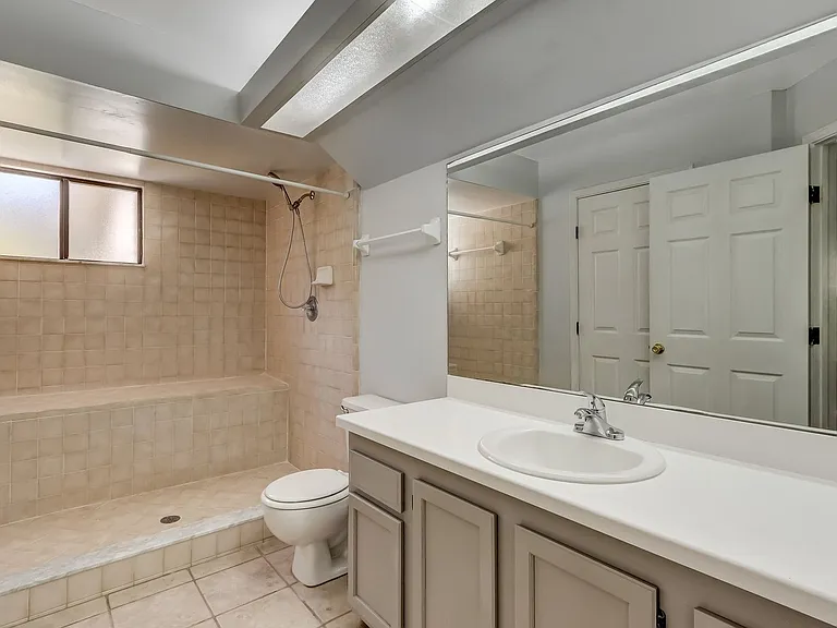 2406 Pirates Bay Dr — Photo 24