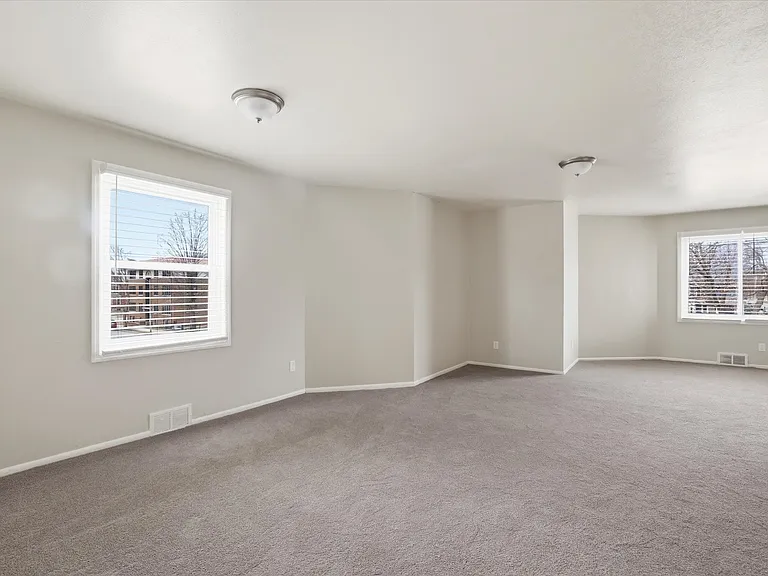 101 W Meinecke Ave #105 — Photo 5