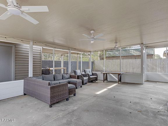 4th image of 411 Pine Valley Dr