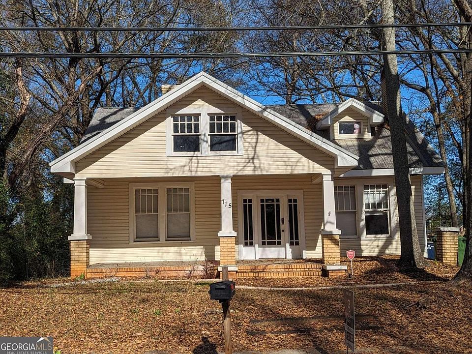 1st image of 715 W Poplar St