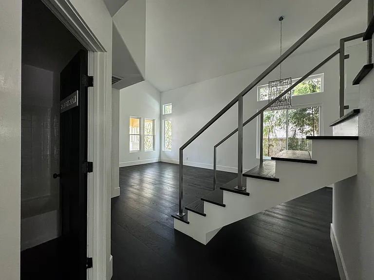 28 Deerwood — Photo 11