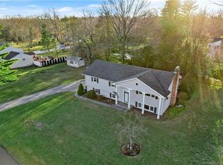1 Cottontail Rd, Norwalk, CT 06854