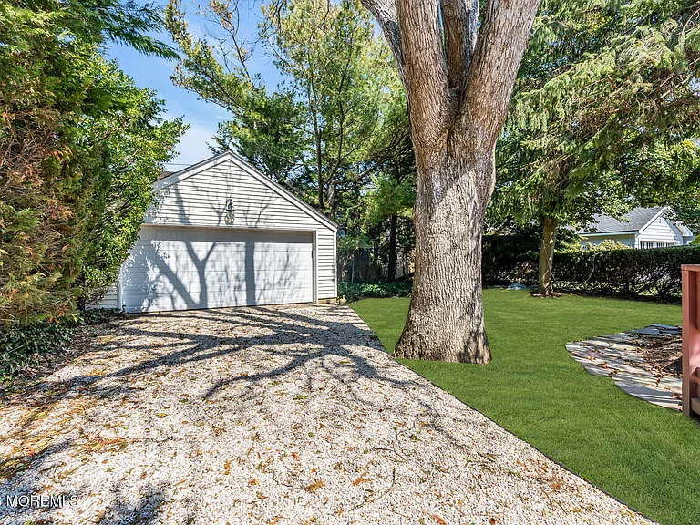 111 Chicago Blvd — Photo 35
