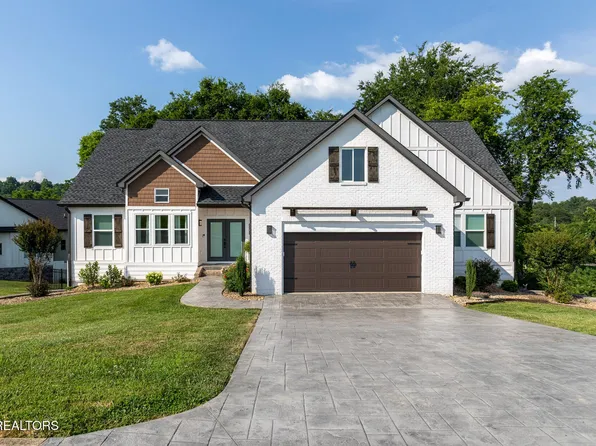 9401 Shirley Ann Rd, Kodak, TN 37764